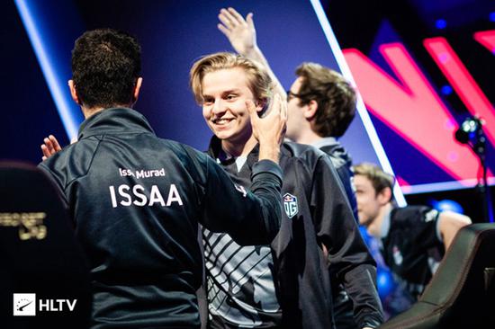 BLG战队在S15小组赛首轮遭遇100T，LPL一号种子落后01